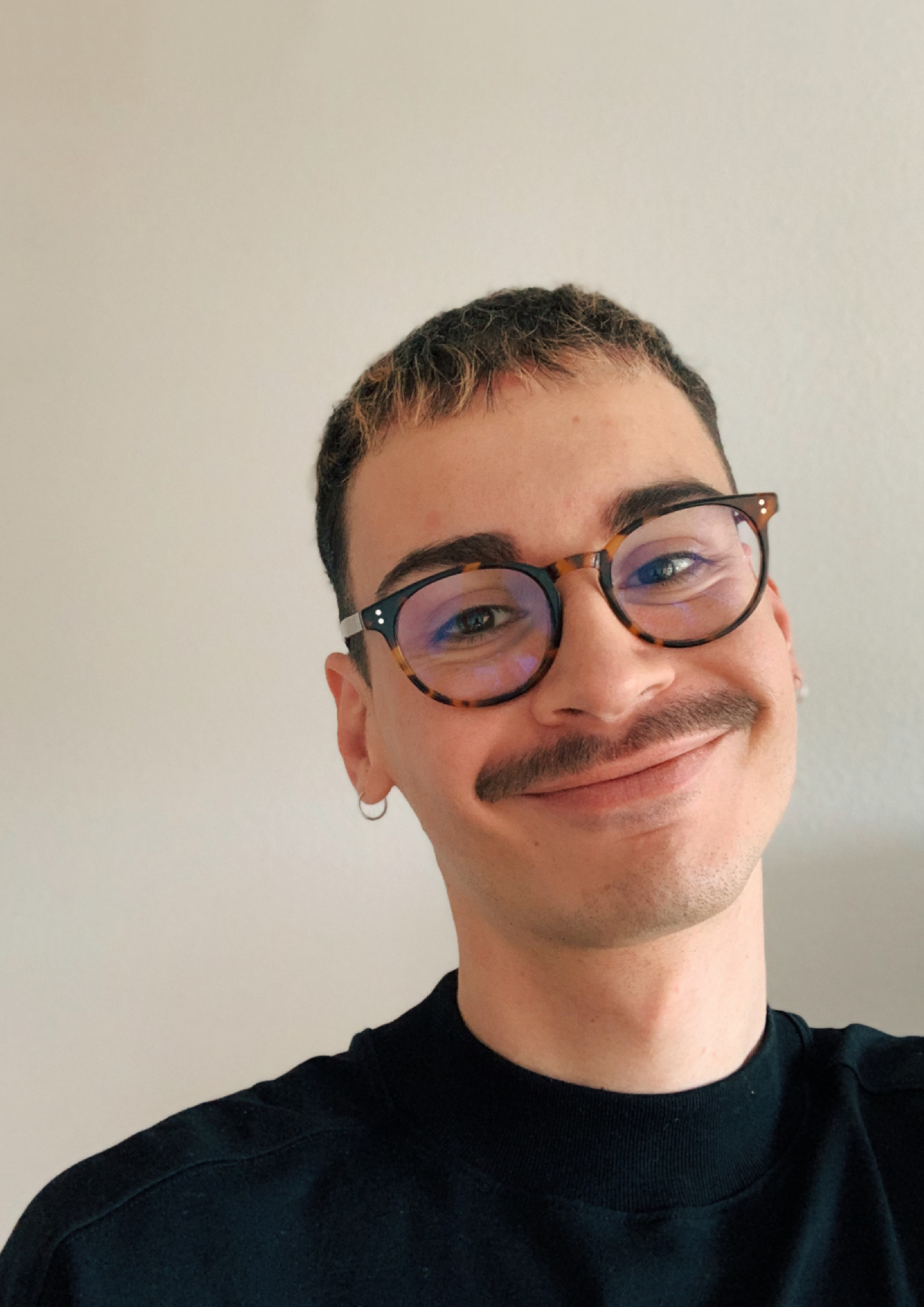 Alex - Professional Swedish Massage Practitioner at Axen Studio Berlin