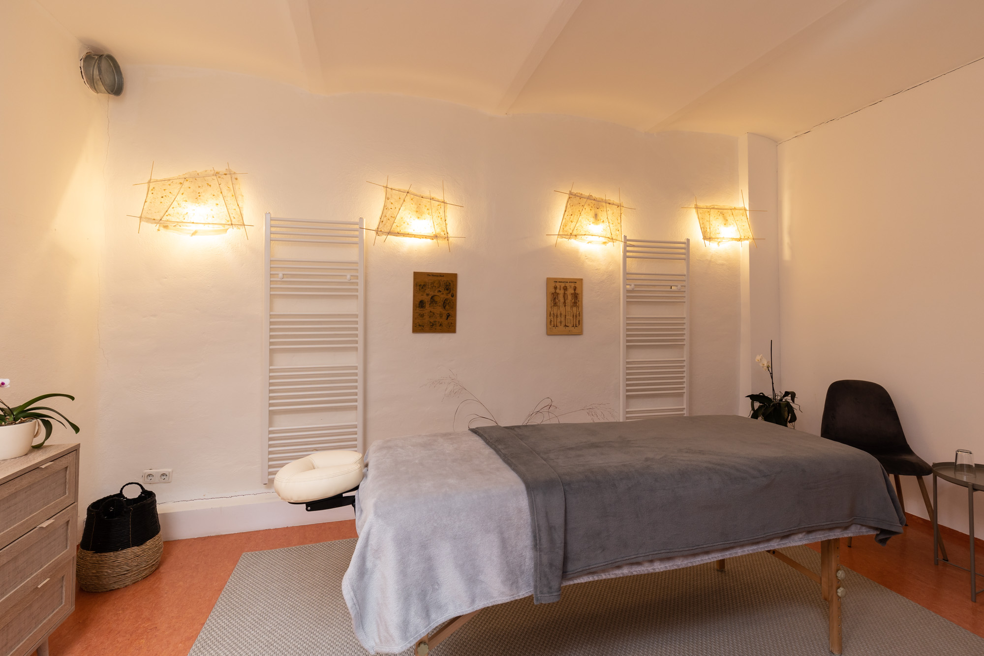 Professional Swedish massage treatment room at Axen Studio Berlin-Mitte